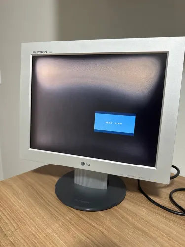 Monitor LCD 15 Polegadas LG1530S - mancha na tela