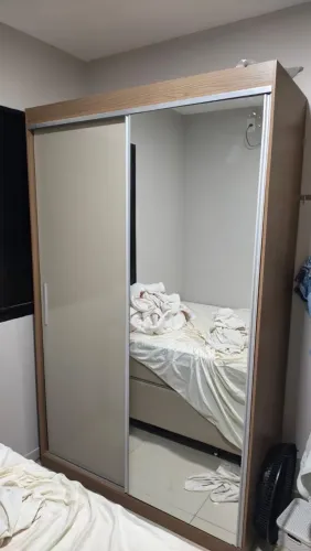 VENDO GUARDA-ROUPAS