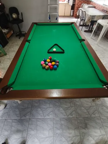 Mesa de Sinuca Profissional | Excelente Estado | 2.35 x 1.35m