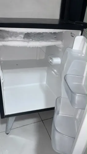 Frigobar 76 litros  marca Brastemp 