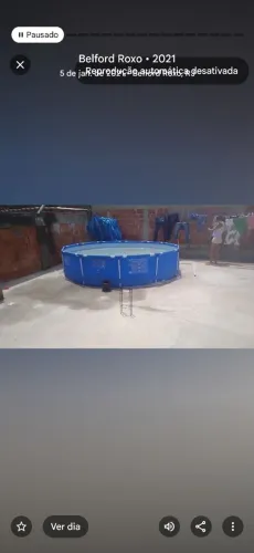 Piscina redonda muito boa