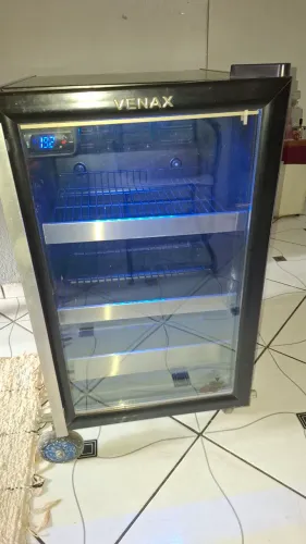Cervejeira Venax Blue Light 100L Preto Fosco com Led.