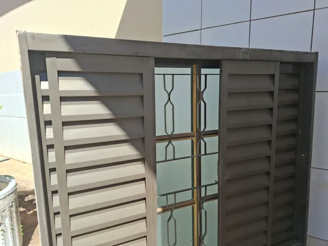 Vendo janela veneziana
