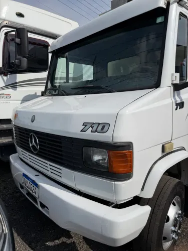 MBenz 710 plus 2012 câmara fria de 4.50 mtos