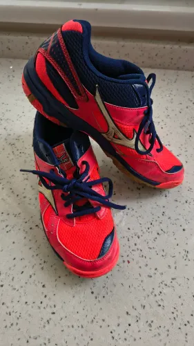 Tênis Mizuno Wave Twister Tamanho 36 - Ideal para quadra