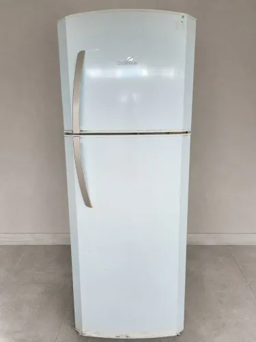 Geladeira Continental 445L Com Defeito
