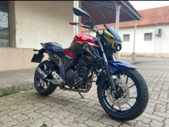Yamaha FZ25 Fazer 250