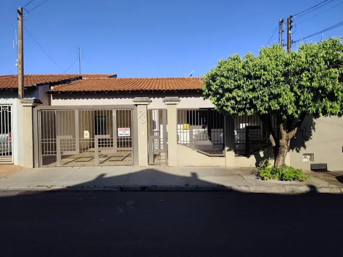 Casa térrea à venda em Itajobi | 3 quartos, 2 vagas e amplo quintal