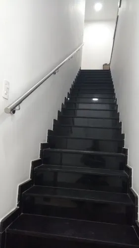 Corrimão de parede em aço inox segurança e modernidade para seu ambiente