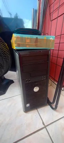 CPU Dell Quad Core + 4 GB RAM