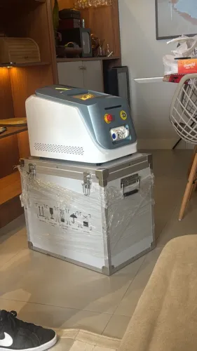 Máquina de remoção a Laser ND YAG Q3