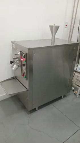 MÁQUINA DE SORVETE E AÇAÍ- USADA