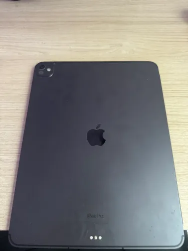 IPAD PRO [M4] { 13 POLEGADAS } (1TB)