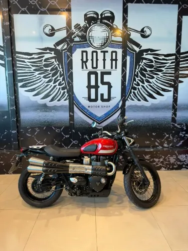 TRIUMPH STREET SCRAMBLER 900