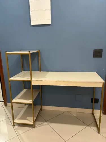 Escrivaninha industrial - mesa escritório com prateleira