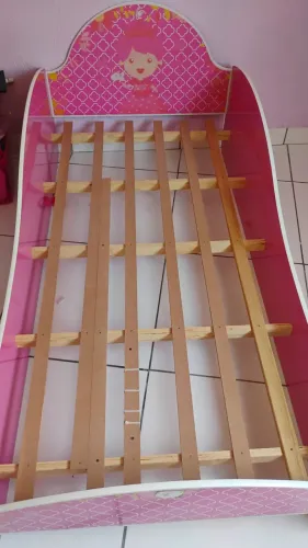 Cama infantil com colchão