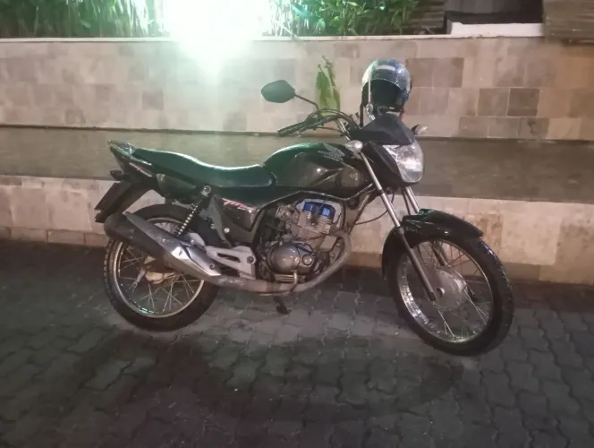 Titan 150 montadinha modelo Esd 2005 APENAS VENDA