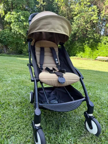 Carrinho Babyzen YOYO² + Capa de Chuva e Mosquiteiro