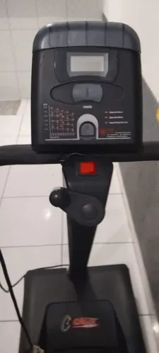 Vendo esteira doméstica usada em funcionamento
