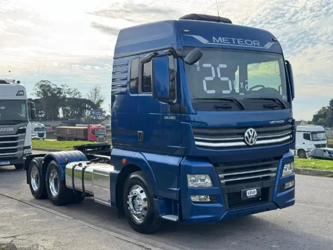 VOLKSWAGEN METEOR 28.480 6x2 Ano 25 Teto Alto Automático Suspensão mola