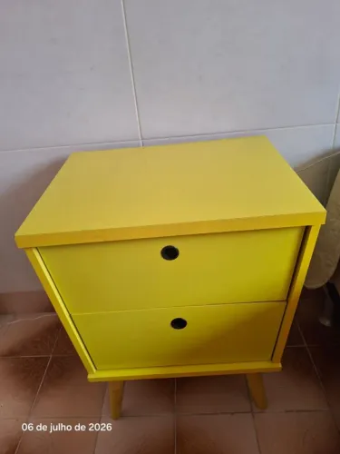 Mesinha amarela