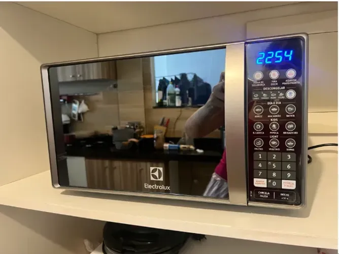 Micro-ondas Electrolux MT30S 20 Litros Inox Espelhado