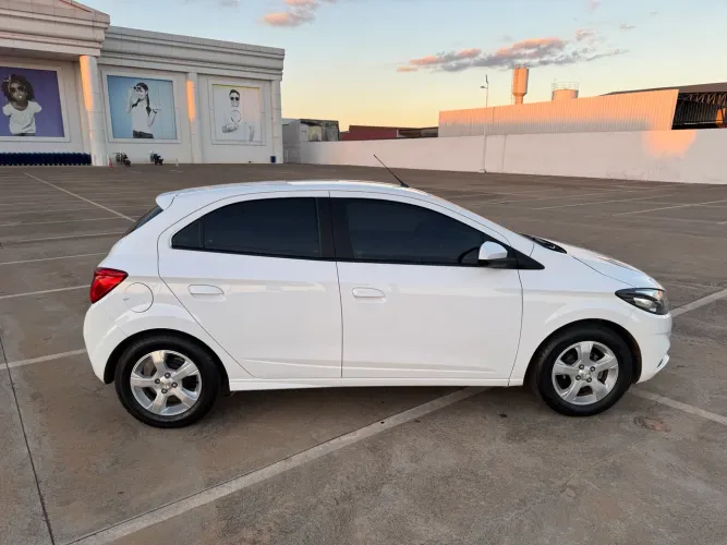 Chevrolet Onix Hatch LT 1.4 8V Flex Mec. 4P 2019
