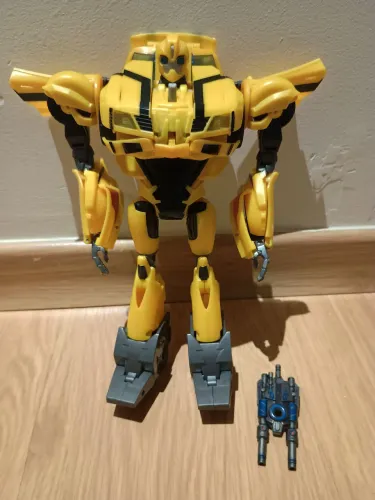 Boneco Bumblebee weaponizer Transformers prime hasbro