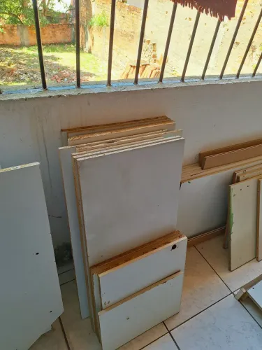 Peças avulsas de guarda-roupa