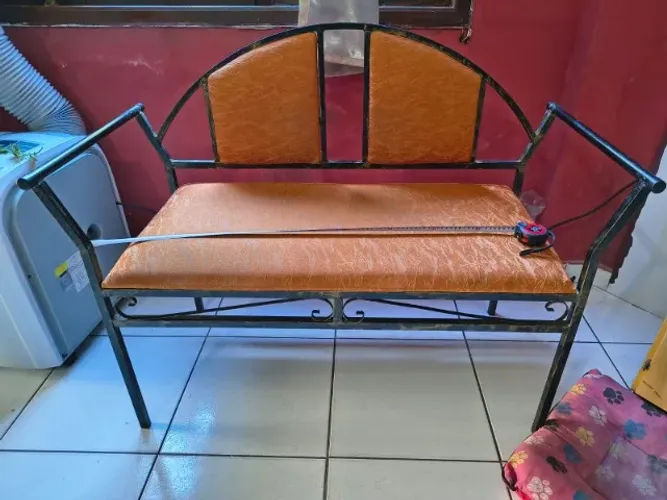 Banco namoradeira de ferro para 2 lugares Laranja