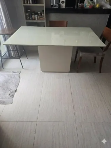 Mesa de Jantar Quadrada Float Tok&Stok 1,35m x 1,35m