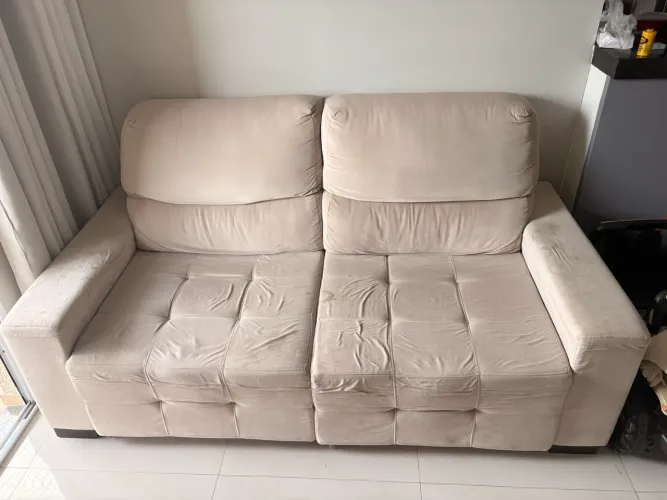 Sofá retrátil e reclinável