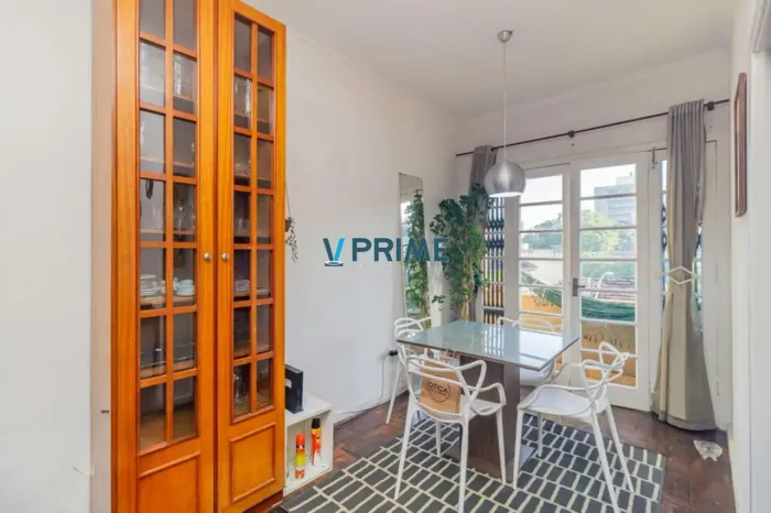 Vende-se apartamento com 3 quartos, 87m² e sacada - Petrópolis