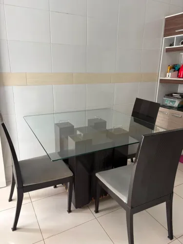 Mesa de Jantar com Tampo de Vidro + 3 Cadeiras