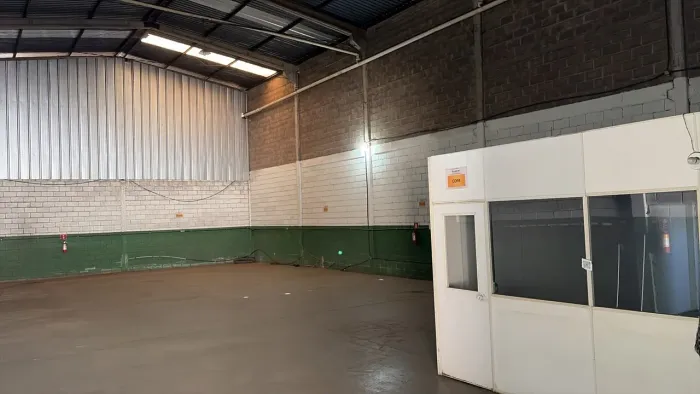 GALPÃO 300M2 NO BAIRRO INDUSTRIAL