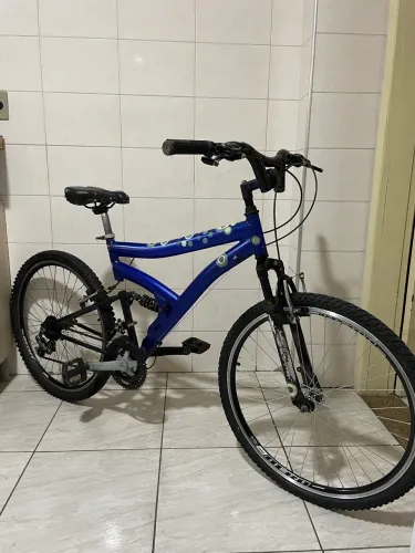 Bicicleta Aro 26 de Alumínio + Amortecedor