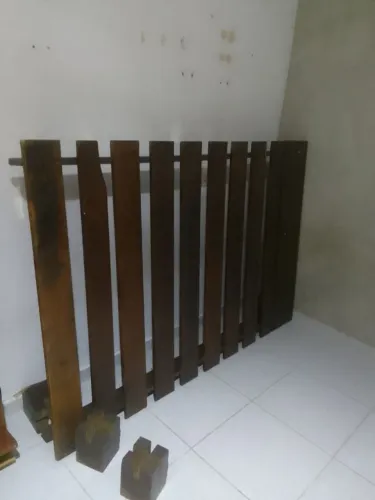 Base De Cama em Ipê