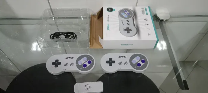 Vídeo game retro com mais de 5 mil jogos, dois controles sem fio , nostalgia!