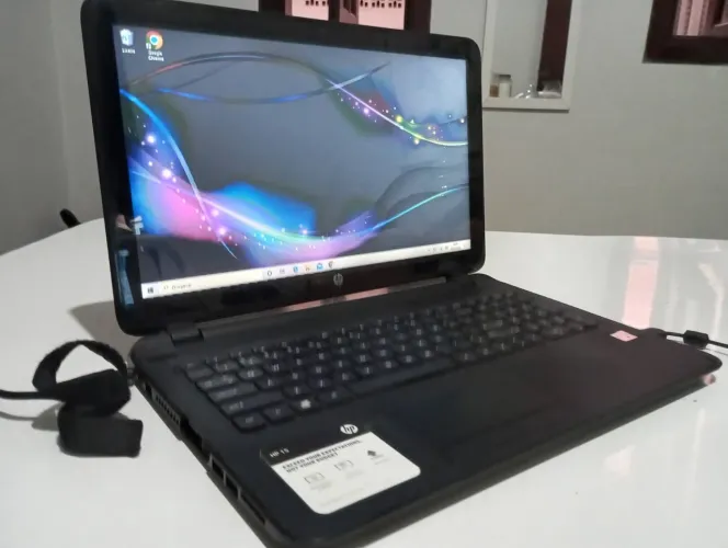Notebook HP15 Touch Screen Slim Tela 16 SSD 8GB AMD Ryzen Windows 10 Impecável