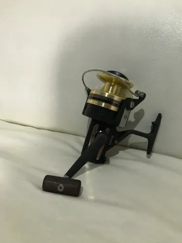 Molinete de pesca daiwa BG60