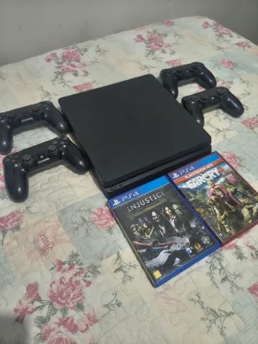 PS4 slim 1tb de armazenamento 4 controles