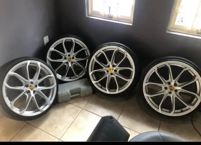 Rodas  Porshe GTS 112x5 aro 20
