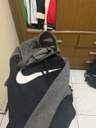 Vendo Moletom Nike. Tamanho M. Original 