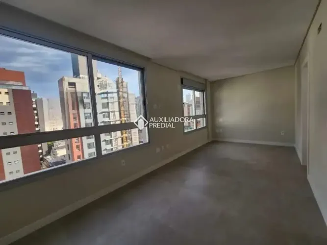 Apartamento Studio novo, com 43,80 m² em localização nobre do Centro de Florianópolis.