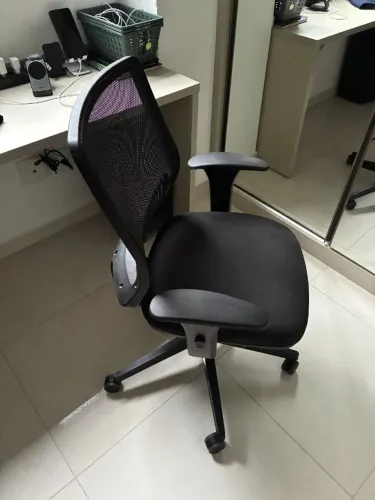 Cadeira FlexForm Uni All Black - Design Ergonômico e Base Giratória