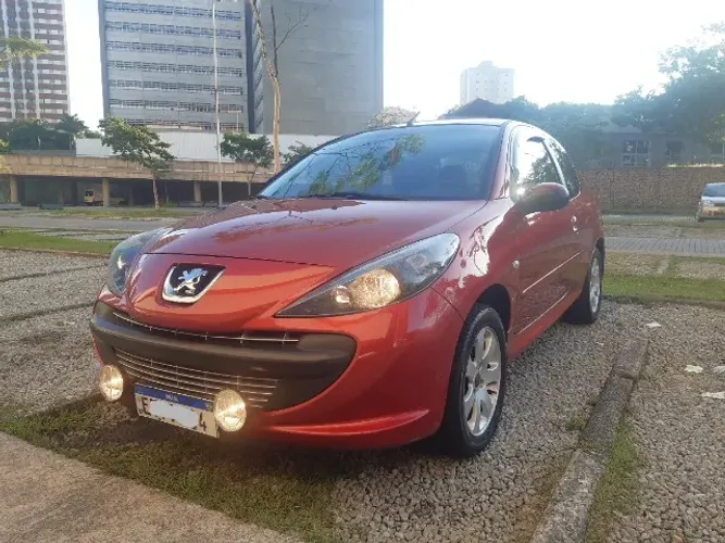 Peugeot 207 XR 1.4 Flex 8V 3P 2011
