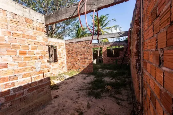 Casa em construção no Itapiracó, ACEITO CARRO