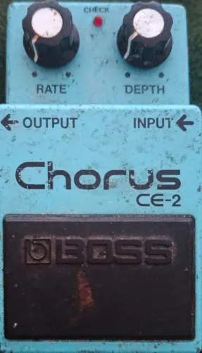 PEDAL BOSS CHORUS( selo verde)