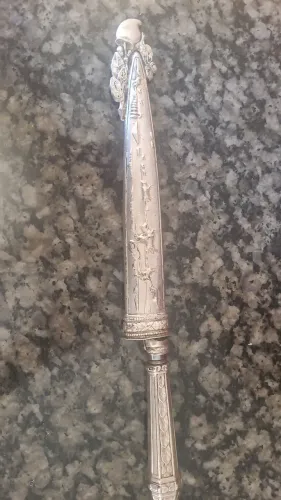 Reliquia faca de prata com bainha de prata, aprocidamente 30cm