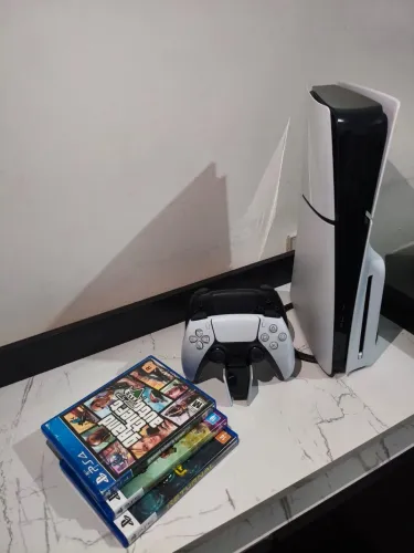 Vende-se PS5 Slim - Mídia física